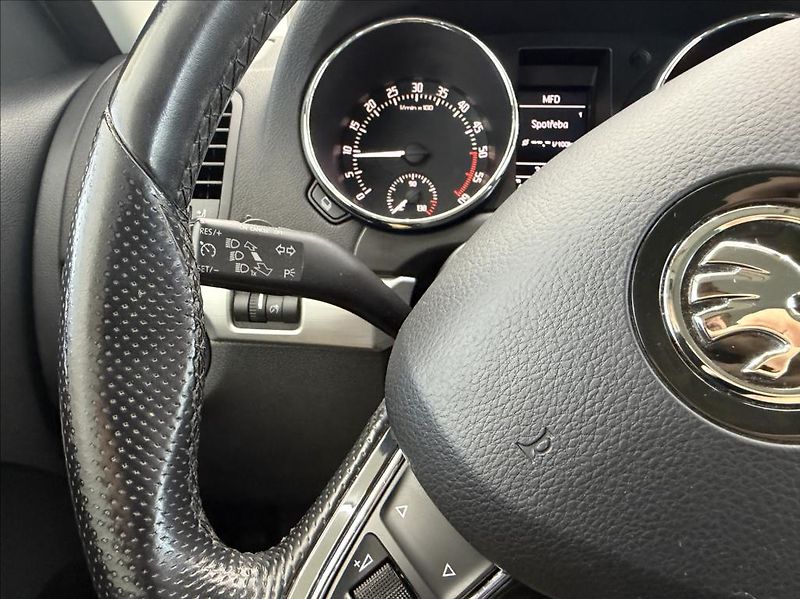 Škoda Yeti 2,0 TDi Outdoor 4x4, xeno/LED - fotka 16 z 33