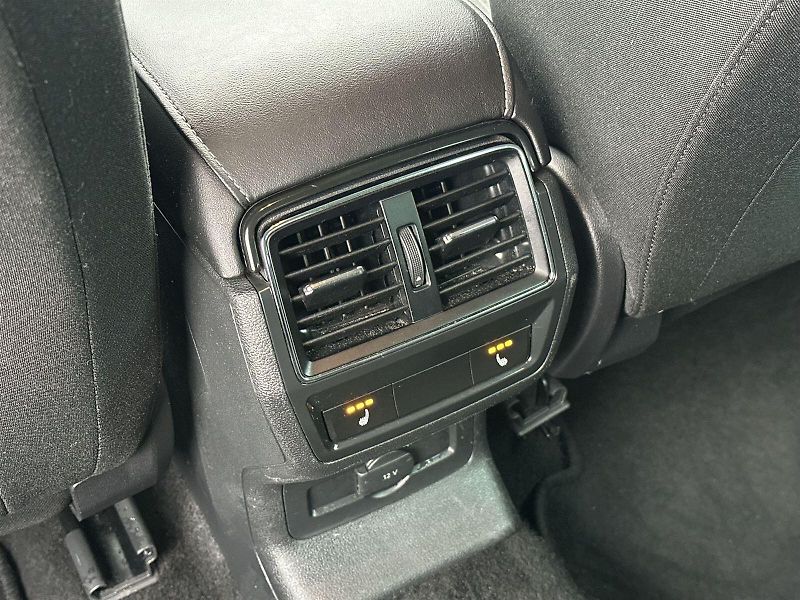 Škoda Karoq (2020) 2.0 TDI Style - fotka 23 z 28
