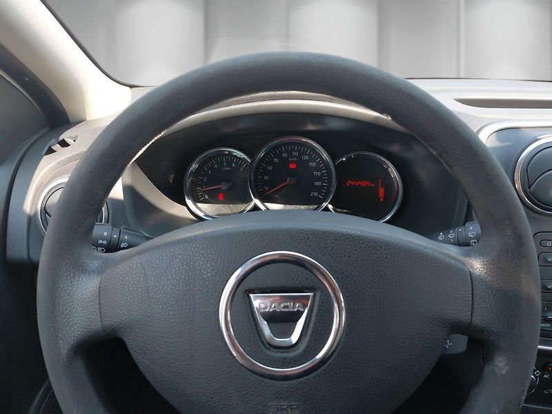 Dacia Logan (2014) 1.2 16V Arctica   - fotka 17 z 24
