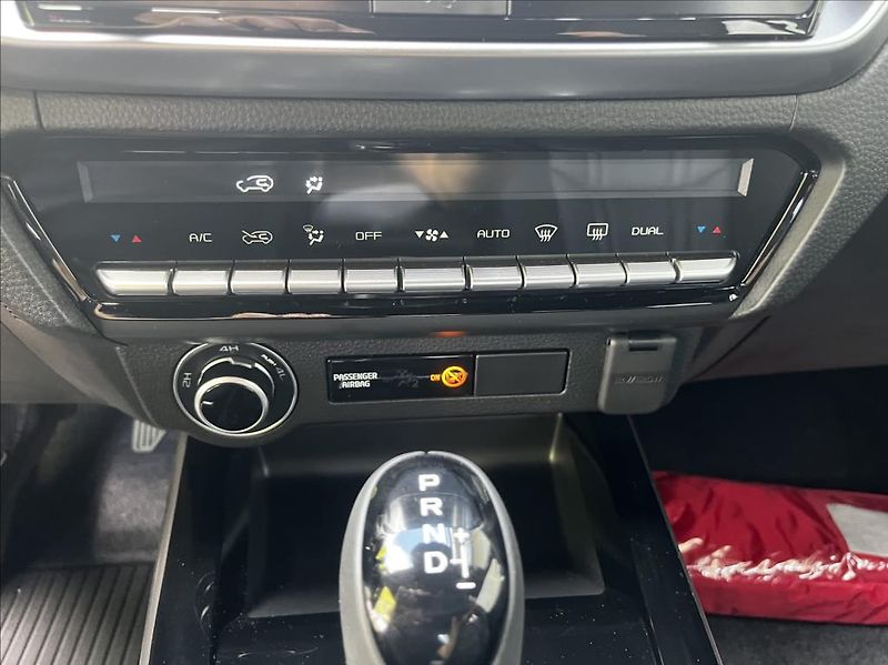 Isuzu D-Max 2,2 Double Cab  8A/T LSE MY26 - fotka 23 z 39