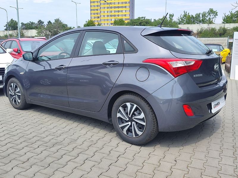 Hyundai i30 1.6 CRDI/81kW - fotka 7 z 24