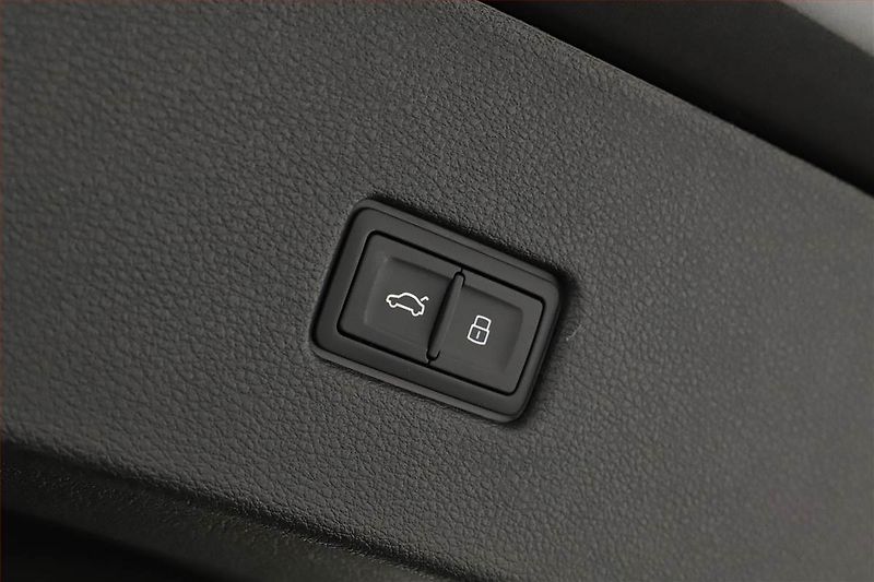Audi Q8 (2026) 50 TDI - fotka 23 z 23