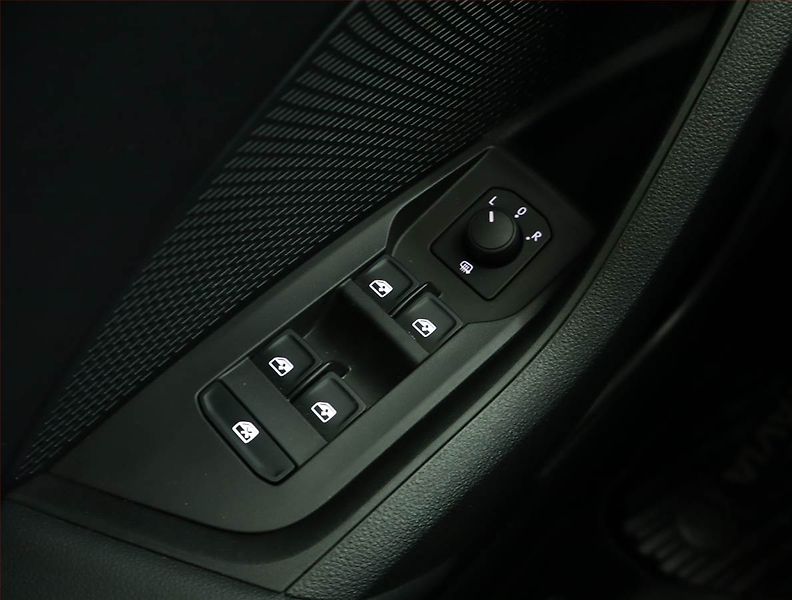 Škoda Octavia (2023) Ambition 2.0 TDI, ČR,1.maj - fotka 14 z 15
