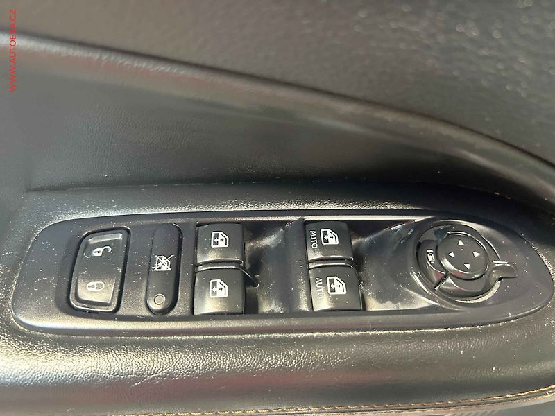 Jeep Compass (2019) 1.4T, Limited, +ALU - fotka 12 z 16