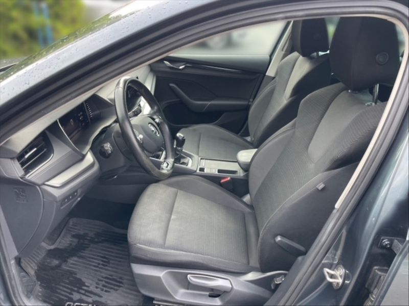 Škoda Octavia 2,0 TDI 85 Ambition - fotka 7 z 11