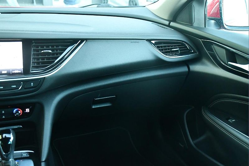 Opel Insignia 2.0CDTi COUNTRY TOURER 4X4 ČR - fotka 9 z 45