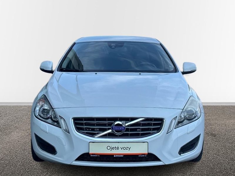 Volvo S60 Sedan - fotka 4 z 28