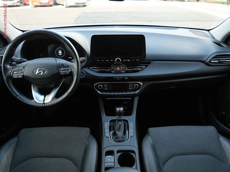 Hyundai i30 (2023) 1.5 T-GDi, 1.maj,ČR, Smart - fotka 8 z 19
