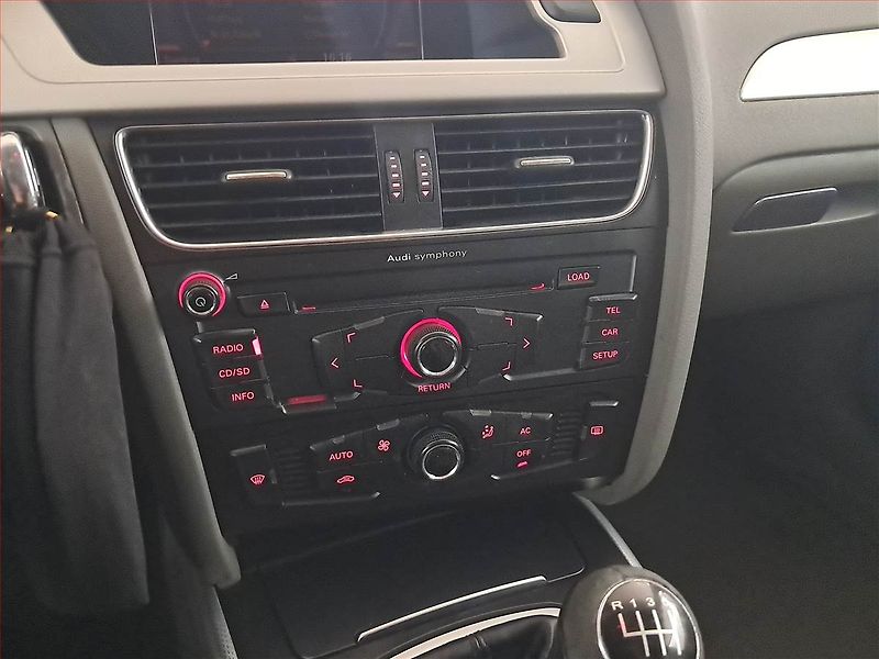 Audi A4 (2008) 1.8 TFSI, Serv.kniha - fotka 12 z 15