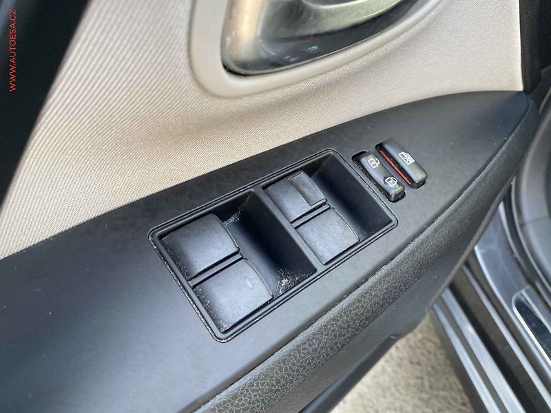 Toyota Avensis (2018) 1.8, Active, TZ, kamera - fotka 13 z 18