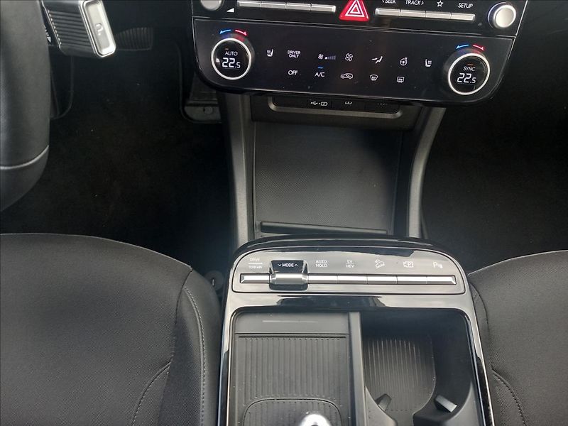 Hyundai Tucson 1,6 T-GDi PH AT 4WD PREMIUM - fotka 11 z 25