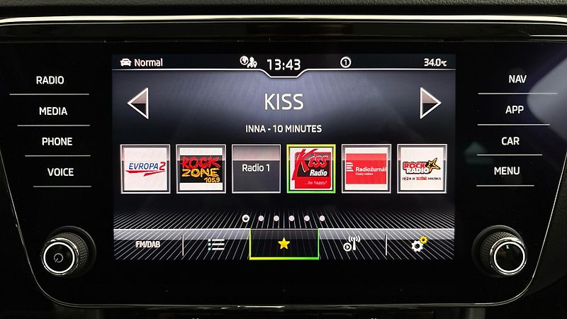 Škoda Superb 2.0 TDI DSG 4x4 L&K Combi - fotka 11 z 33