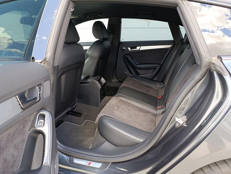 Audi A5 2.0TDI QUATTRO S-LINE ČR  - fotka 15 z 38