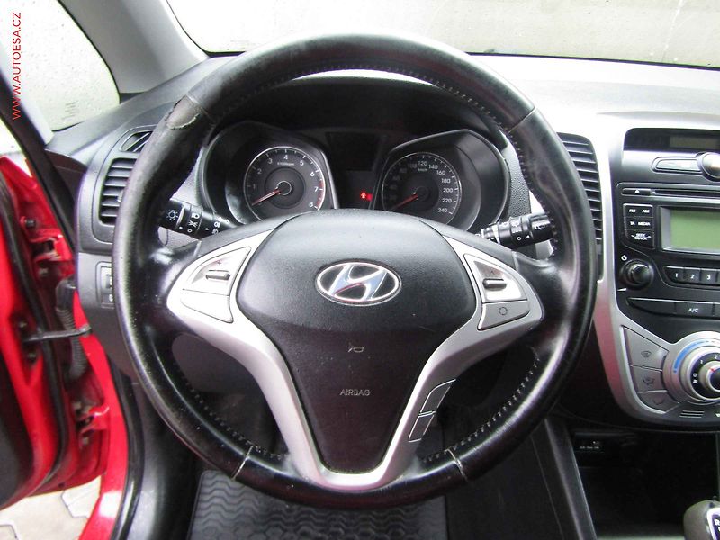 Hyundai ix20 (2015) 1.4 CVVT, ČR, AC, TZ - fotka 14 z 16