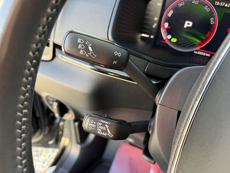 Škoda Karoq 2,0 TSi/140kW 4x4 DSG Sportlin - fotka 20 z 94