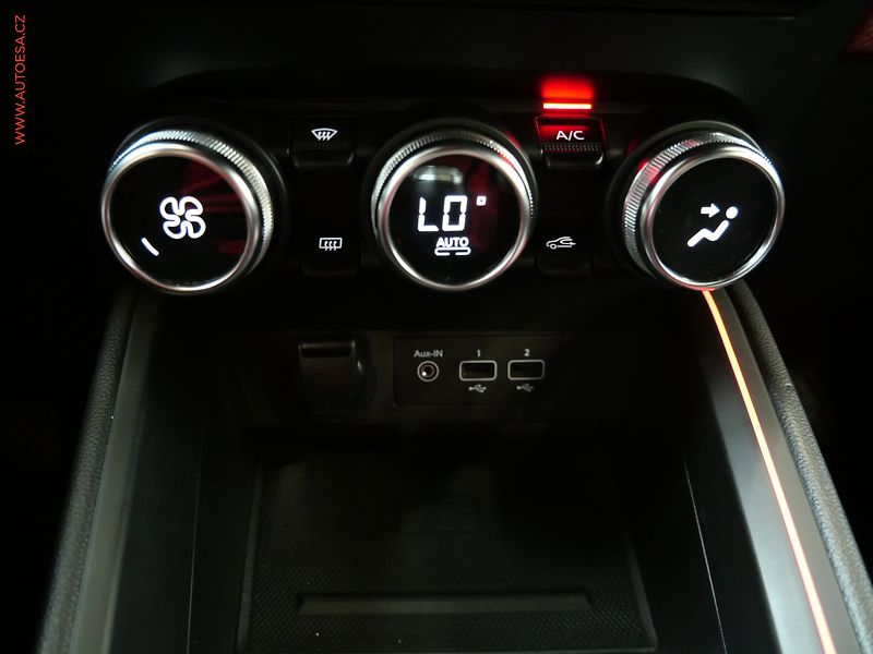 Renault Clio (2020) 1.0 TCe, ČR, AC, LED, kamera - fotka 21 z 21
