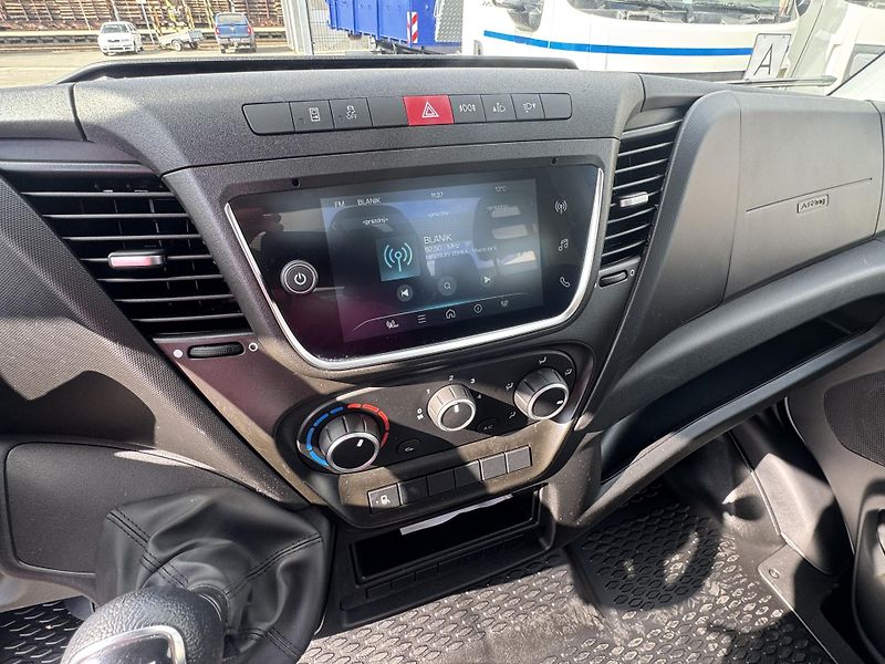 Iveco Daily (2026) 35C16* SKLÁPĚČ S3 NA 4TUNY - fotka 24 z 30