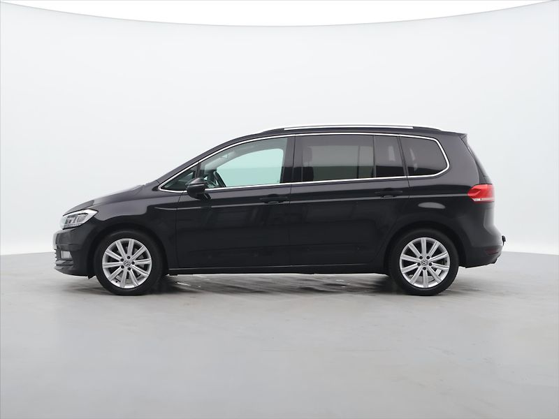 Volkswagen Touran 2,0 TDI 110kW DSG Highline 7M - fotka 4 z 35