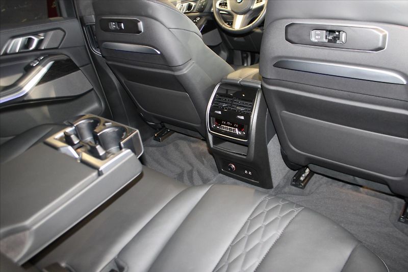 BMW X7 xDrive40d M Sport Pro ExeDrPro - fotka 35 z 44