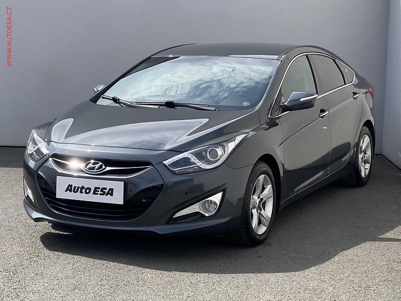 Hyundai i40 (2013) 2.0GDi, AC, park.asist - fotka 3 z 17