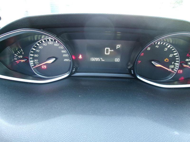 Peugeot 308 1.2i automat - fotka 11 z 22