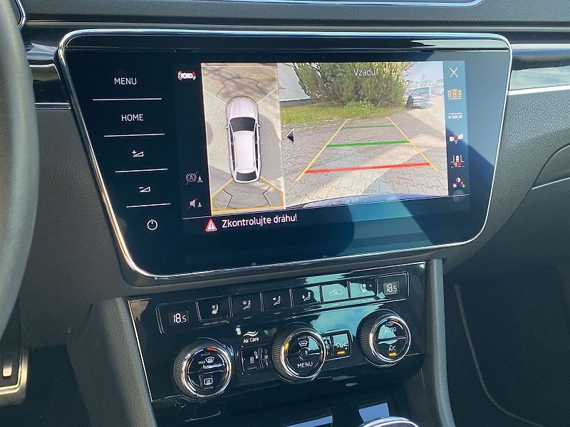 Škoda Superb (2023) Combi 2.0 TDI 4x4 DSG L&K - fotka 17 z 37