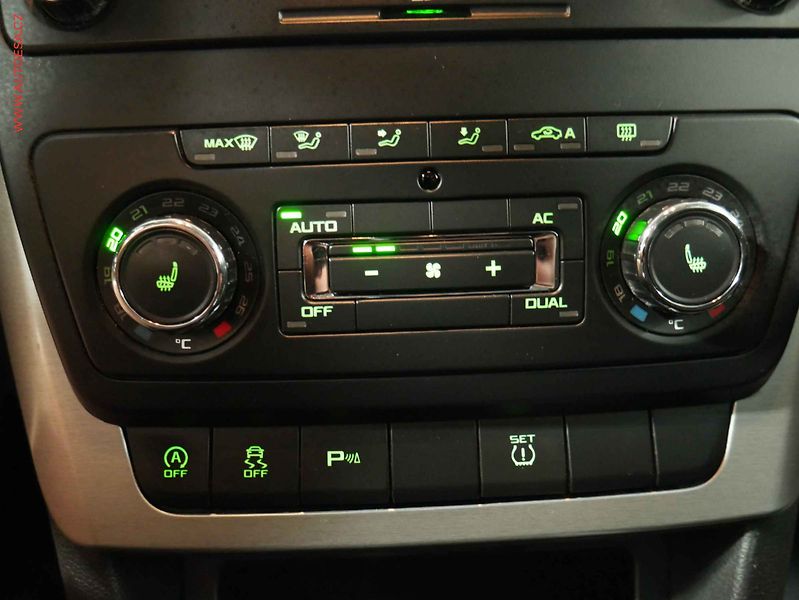 Škoda Yeti (2013) 1.6 TDi, xenon, autoAC - fotka 17 z 21