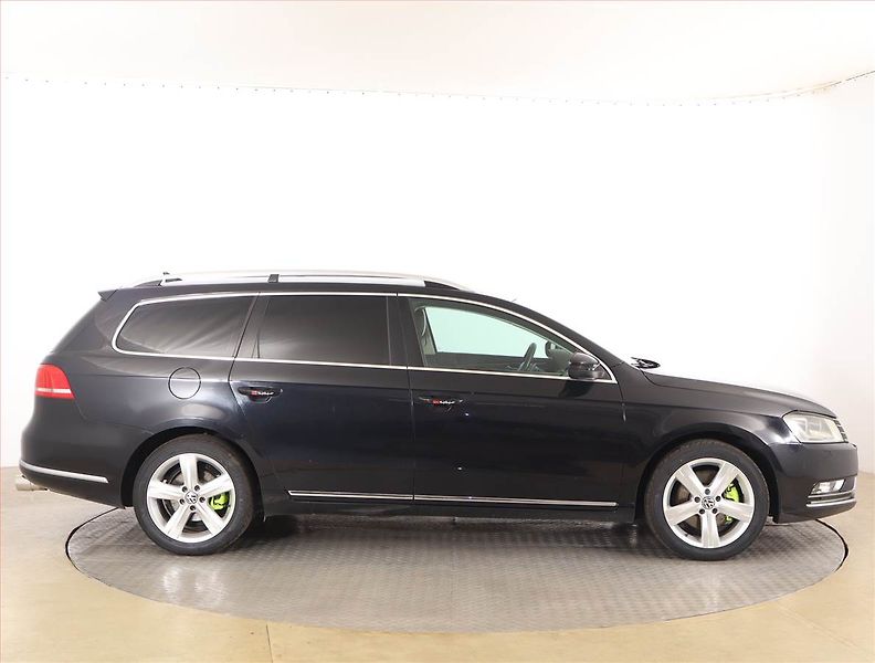 Volkswagen Passat (2011) 2.0 TDI, 4X4, Automat, Navi - fotka 6 z 20