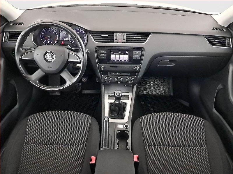 Škoda Octavia (2014) 1.6 TDI, Tempomat - fotka 8 z 15