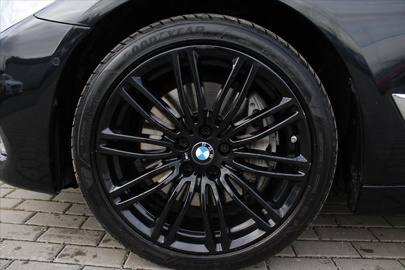 BMW Řada 5 540i xDrive 250kW LUXURY ČR - fotka 9 z 35