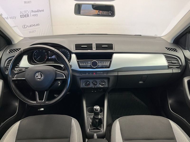Škoda Fabia 1.2 TSI 81kW Ambition - fotka 12 z 29