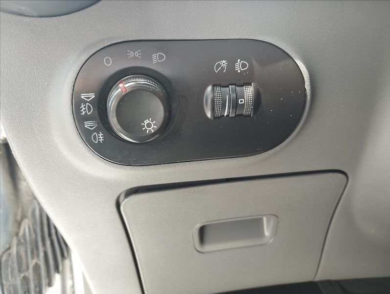Seat Cordoba 1,4 63KW - fotka 11 z 15