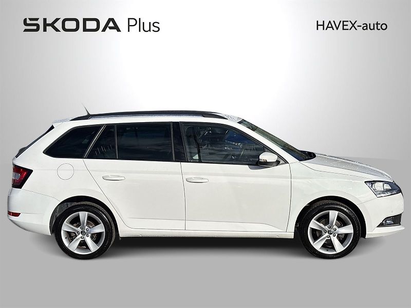 Škoda Fabia (2022) Combi 1.0 TSI Ambition Top - fotka 29 z 31