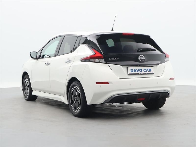 Nissan Leaf 110kW ACENTA 40kWh CZ - fotka 5 z 31