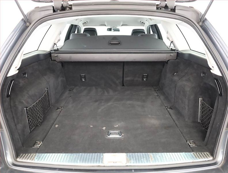Mercedes-Benz Třídy E (2013) Elegance E 220 CDI, Automat - fotka 19 z 20