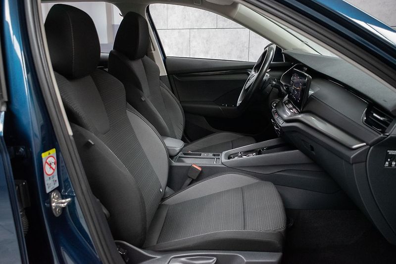 Škoda Octavia 2.0 TDI DSG*ACC*PO ROZVODECH* - fotka 12 z 35
