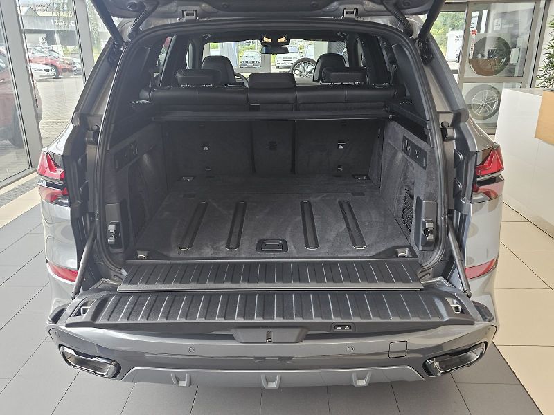 BMW X5 xDrive30d - fotka 5 z 38