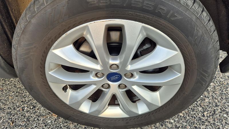 Ford Kuga (2011) 2.0 TDCi 4x4 Titanium, ČR - fotka 32 z 52