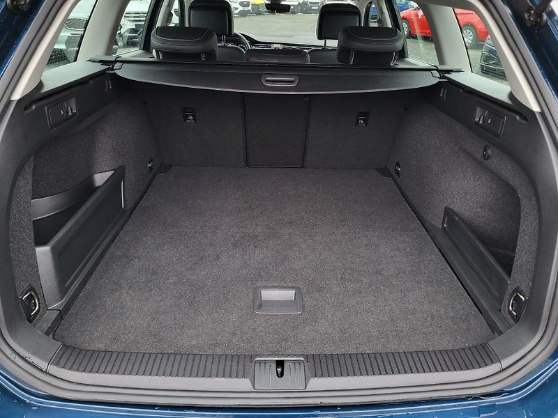 Volkswagen Passat 1.4 TSI PHEV GTE DSG HYBRID - fotka 36 z 46