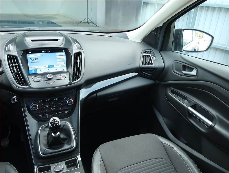 Ford Kuga (2018) 2.0 TDCi, 4X4, ČR,1.maj - fotka 8 z 16