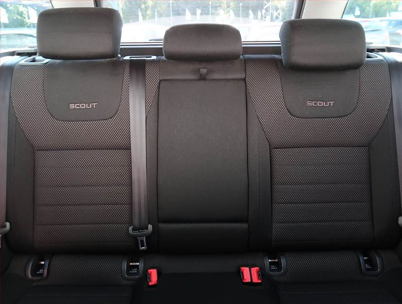 Škoda Octavia (2015) Scout 2.0 TDI, 4X4, Automat - fotka 10 z 20