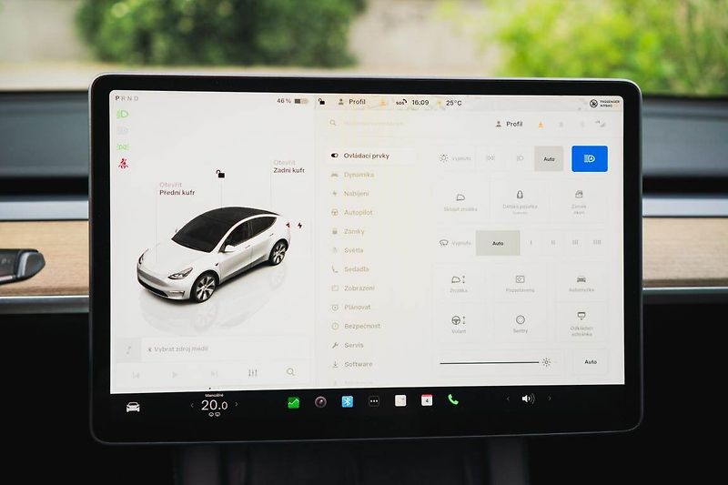 Tesla Model Y (2022) Long Range AWD 79kWh, SoH 91% - fotka 19 z 27
