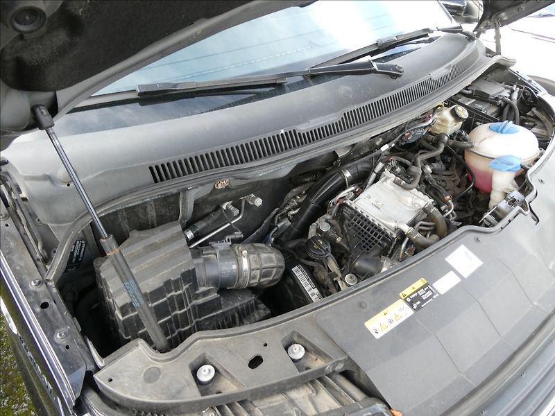 Volkswagen Multivan 2,0 TDi110kW 1.majitel,DSG,4x4 - fotka 41 z 44
