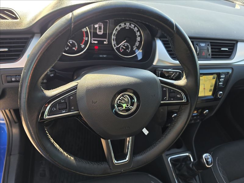 Škoda Rapid 1,0 TSi 70KW Drive NAVI ALU - fotka 12 z 40