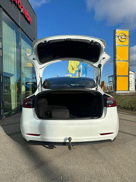 Tesla Model 3 SR Plus 60kWh 1.Maj TZ - fotka 22 z 23