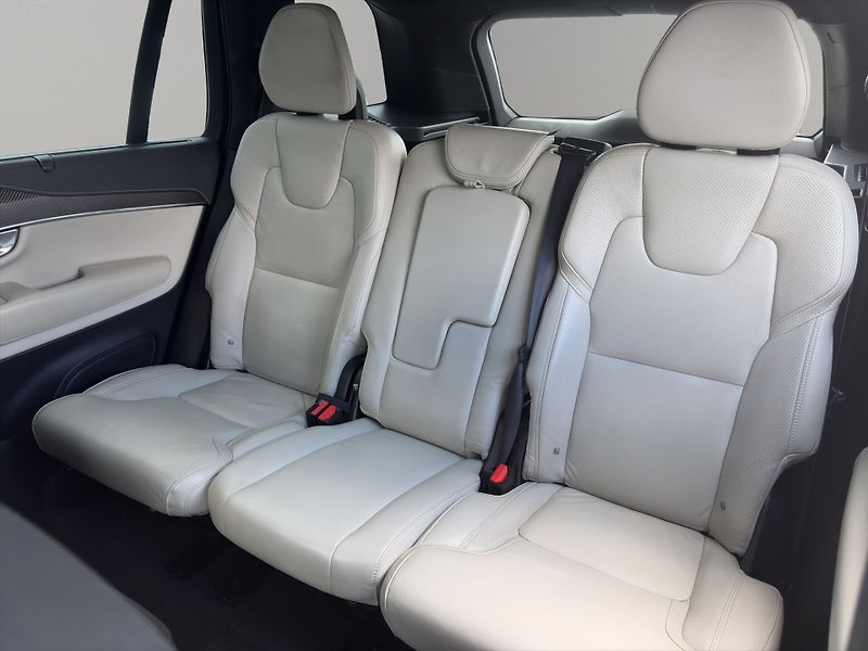 Volvo XC90 (2019) 2.0 B5 4x4 Nafta, Kůže, A/T - fotka 13 z 30