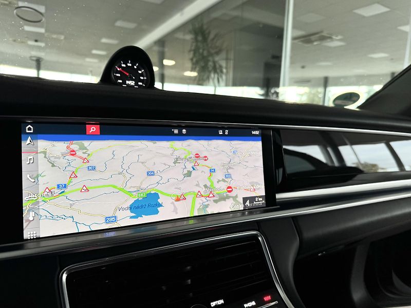 Porsche Panamera 4S 324kW*Chrono*Webasto*Panora - fotka 22 z 47