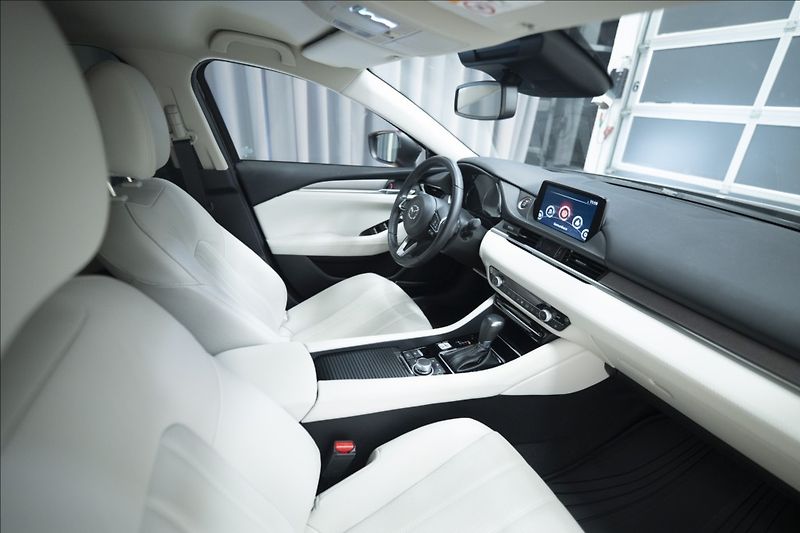 Mazda 6 2,5 SKYACTIV-G AT NAVI KŮŽE ČR - fotka 7 z 44