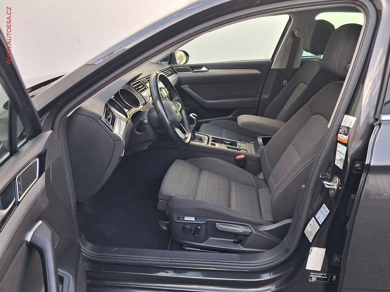 Volkswagen Passat (2020) 1.5TSI, ČR, Business, LED - fotka 9 z 19