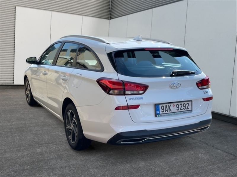 Hyundai i30 1,0 TGDI Family Comfort - fotka 4 z 11